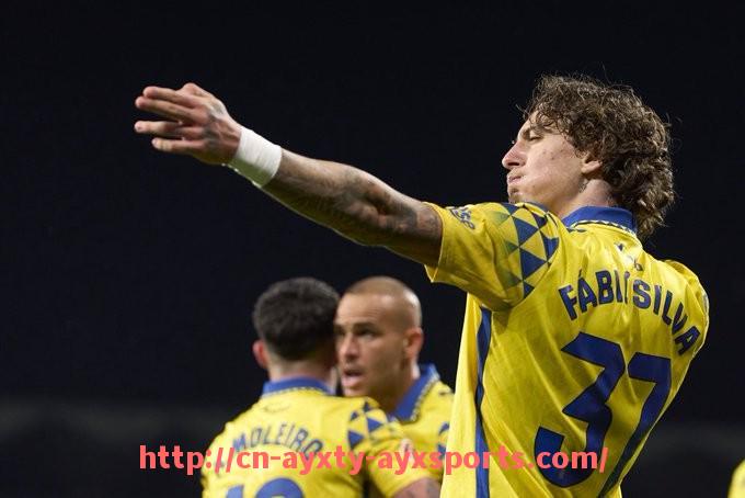 爱游戏体育-火箭队与小牛队比赛的直播时间及赛事预告