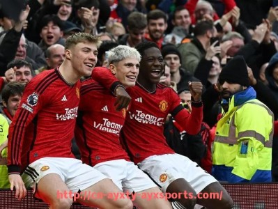 爱游戏体育-上港与申花在中超联赛中的联赛表现对比